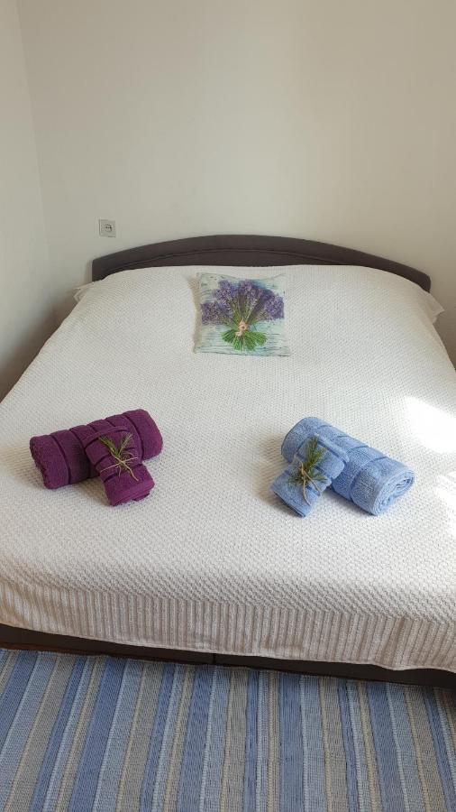 Apartament Apartman On The Beach - Nemira, Omiš Zewnętrze zdjęcie
